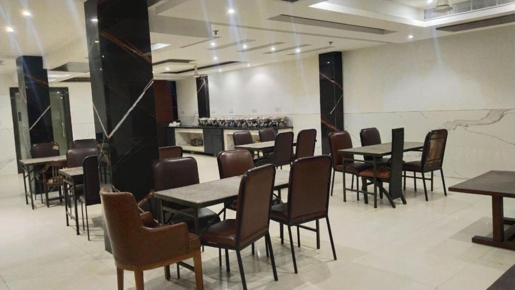 Hotel Star One - Near Delhi Airport Nova Deli Exterior foto