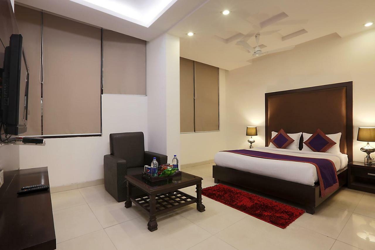 Hotel Star One - Near Delhi Airport Nova Deli Exterior foto